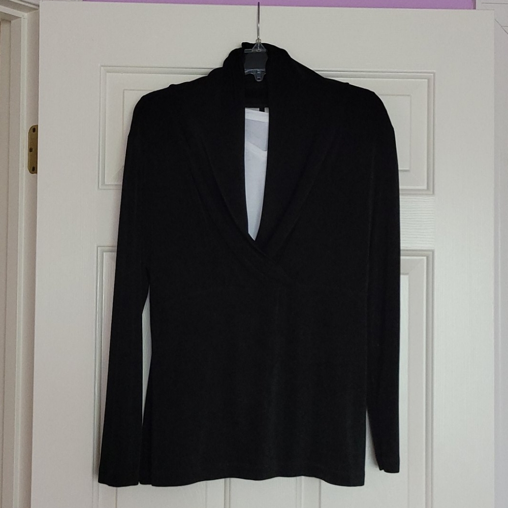 Women's black knit shirt